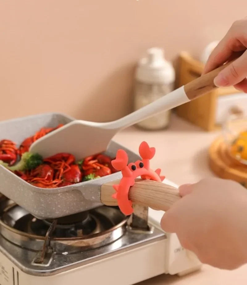 4/1PCS Silicone Spatula Rack Small Crab Anti Scalding Overflow Pot Clip Spoon Holder Clip Universal Shovel Rack Kitchen Gadget